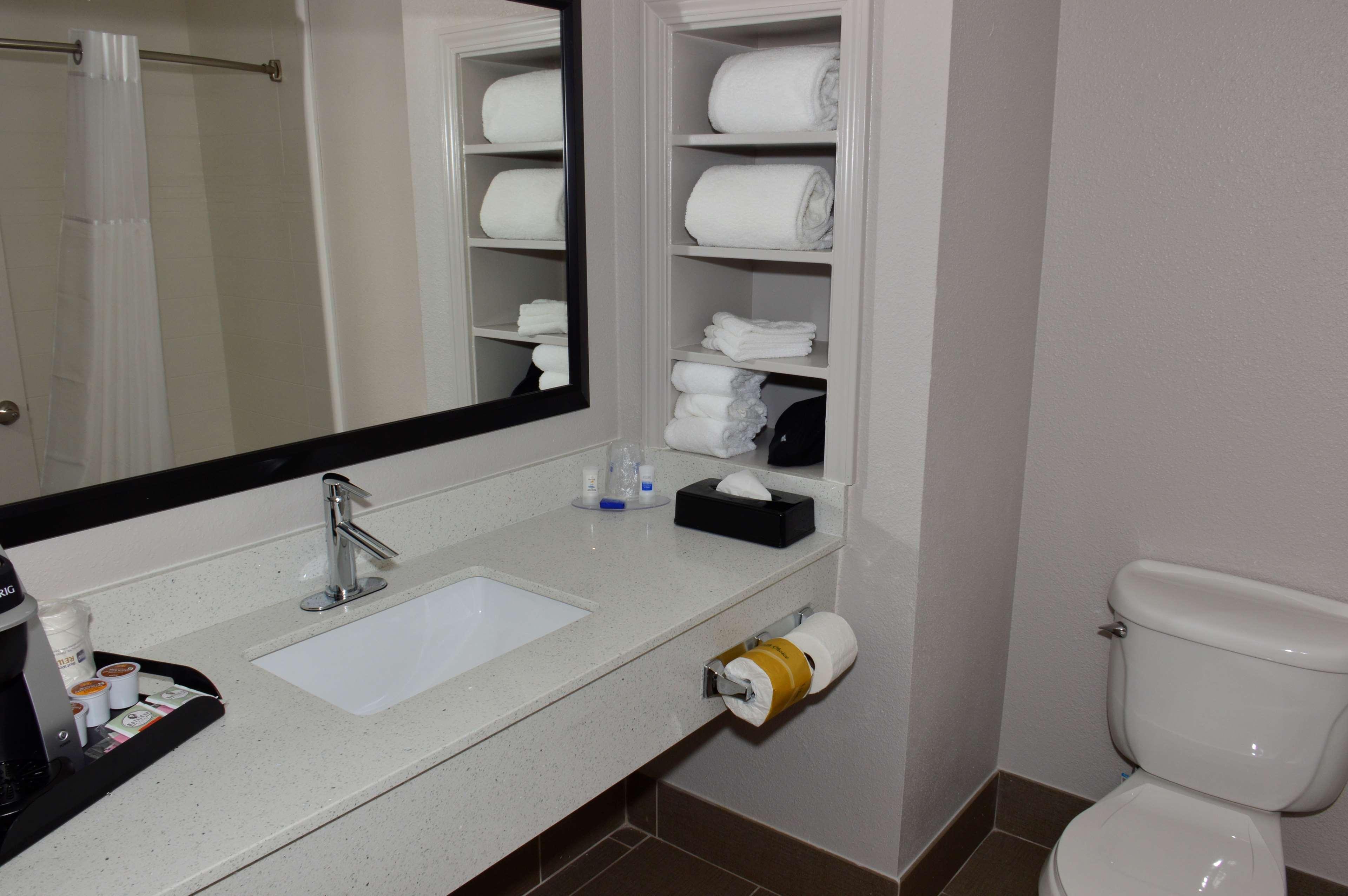 Best Western Plus Rama Inn & Suites 拉格兰德 外观 照片