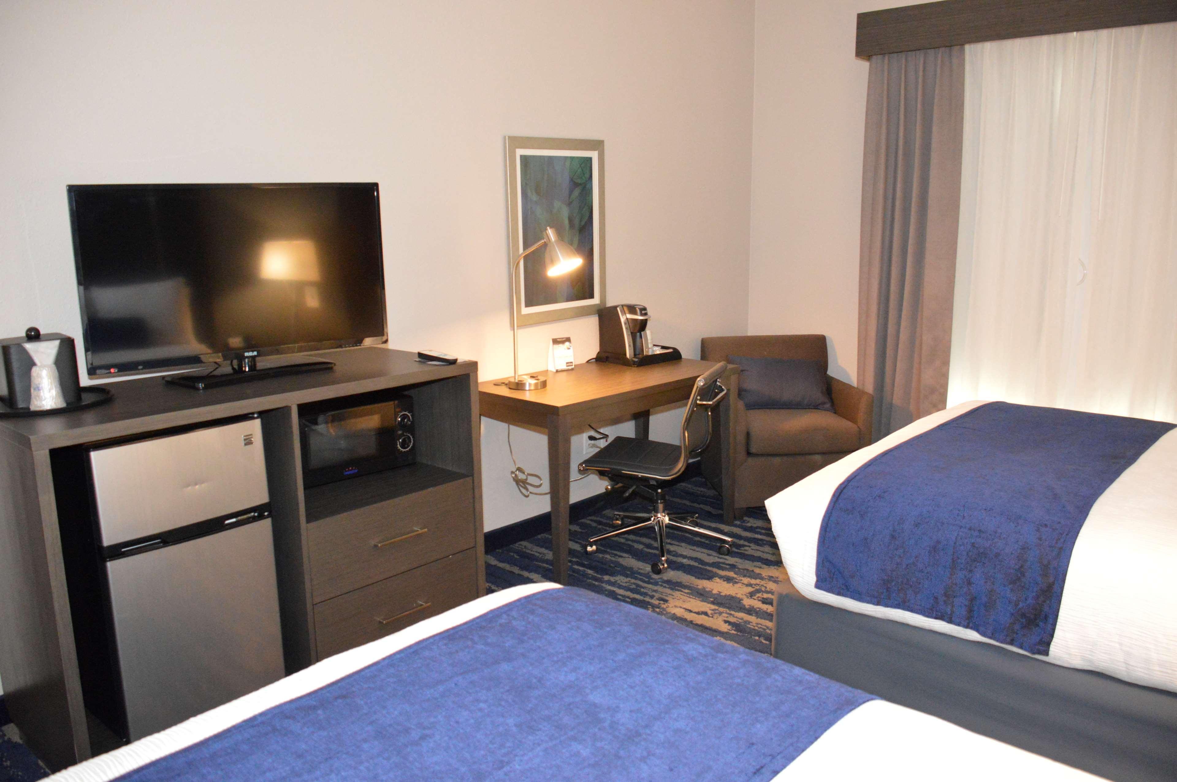 Best Western Plus Rama Inn & Suites 拉格兰德 外观 照片