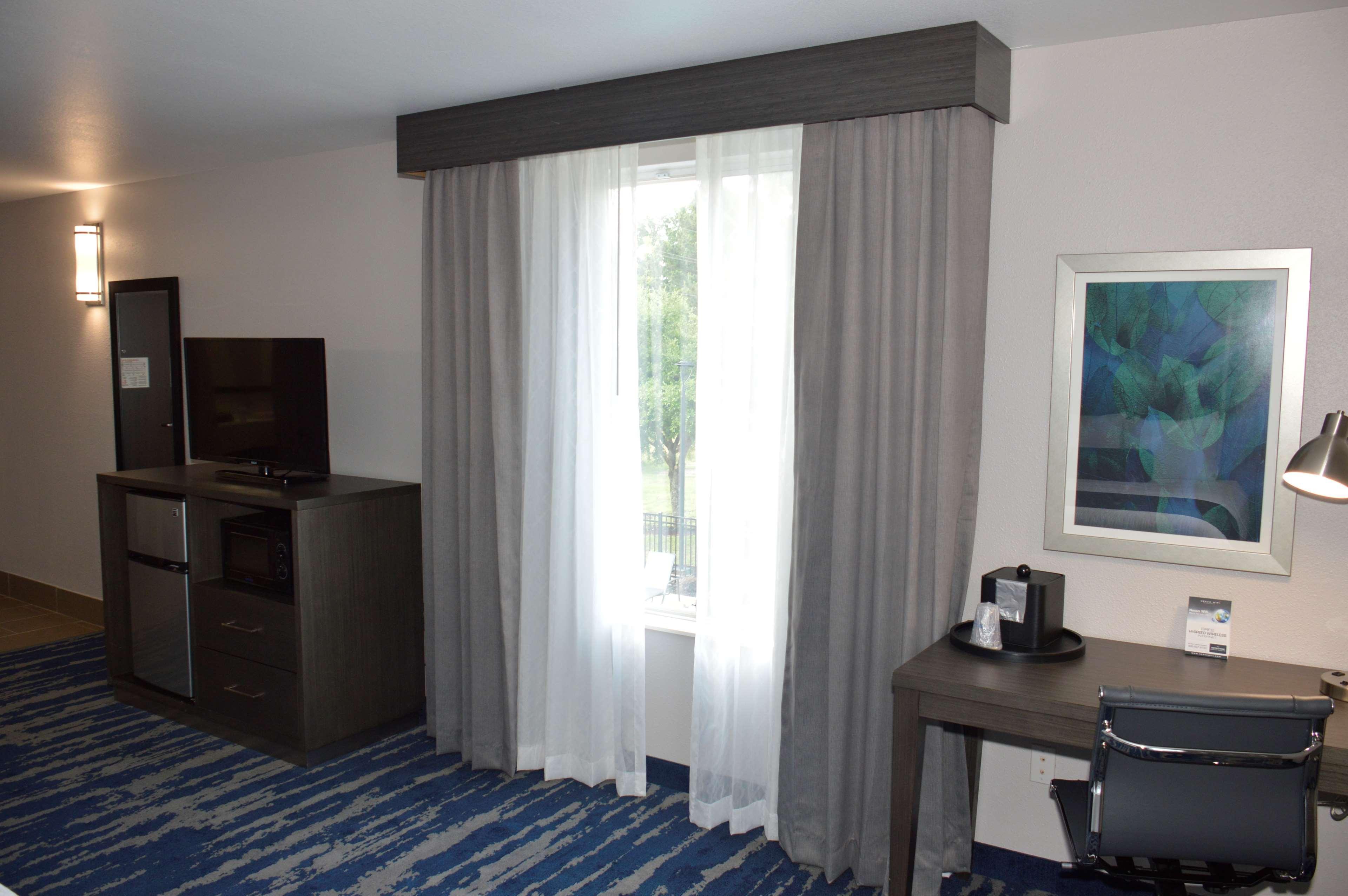 Best Western Plus Rama Inn & Suites 拉格兰德 外观 照片