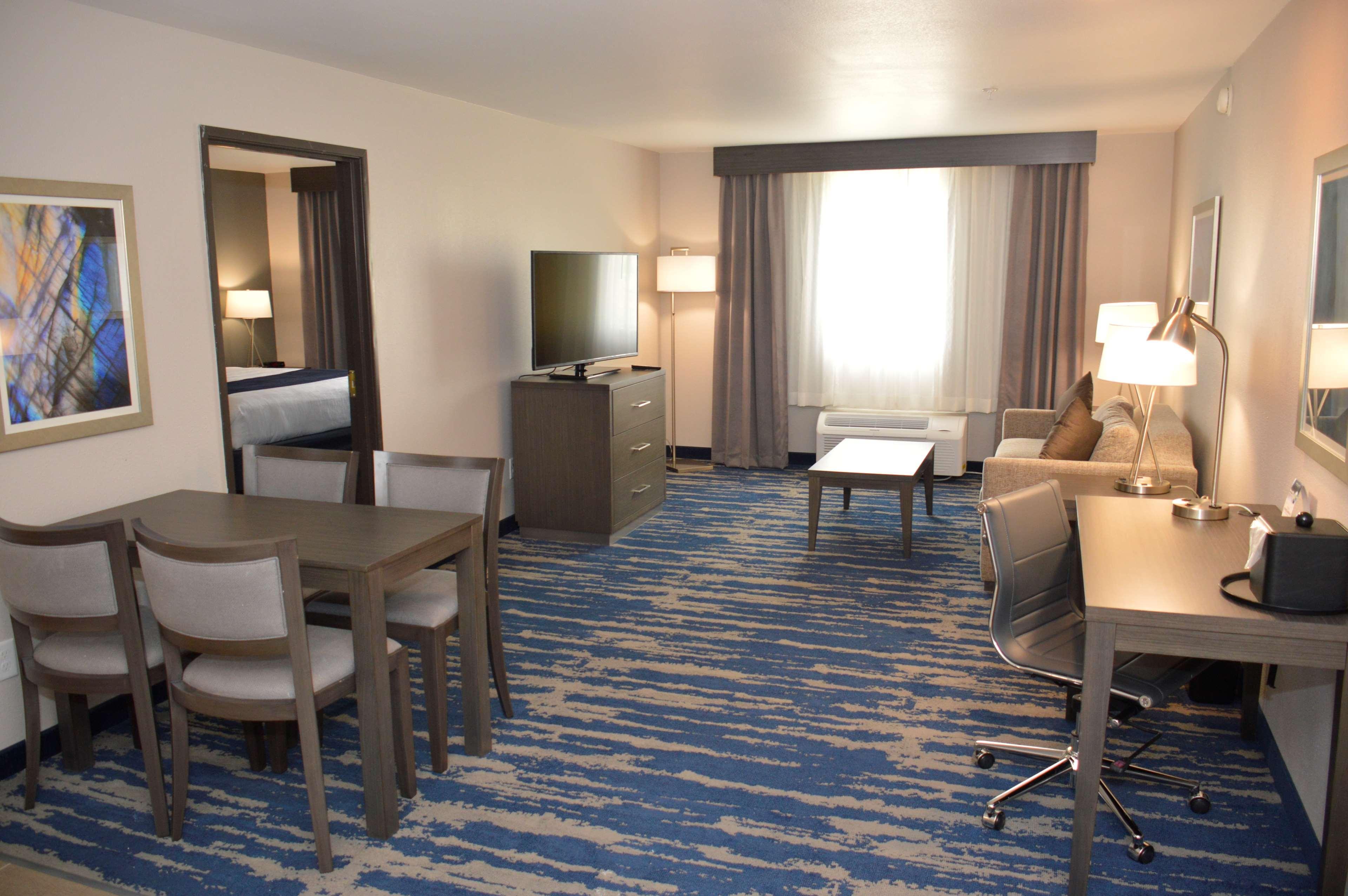 Best Western Plus Rama Inn & Suites 拉格兰德 外观 照片