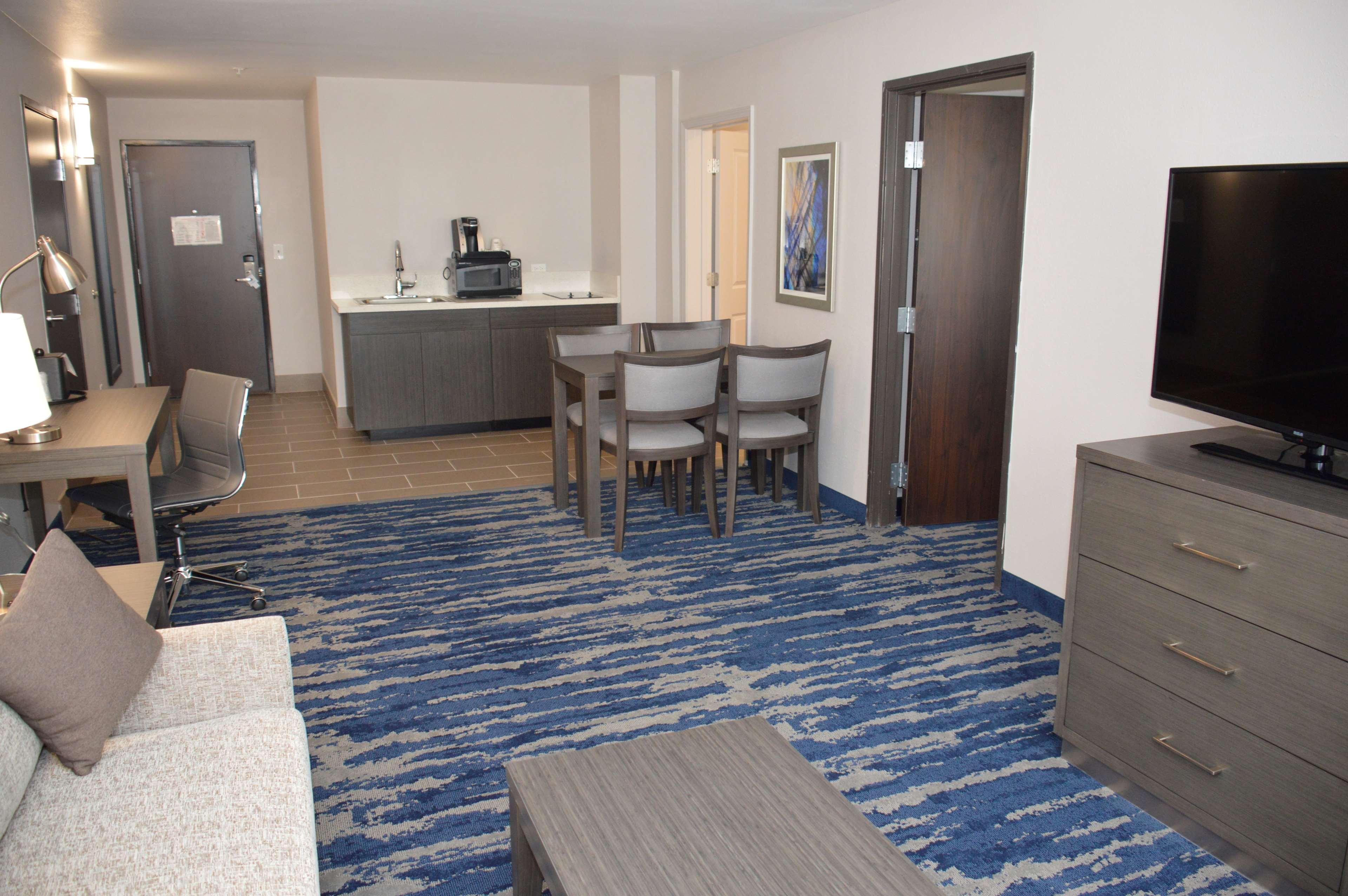 Best Western Plus Rama Inn & Suites 拉格兰德 外观 照片