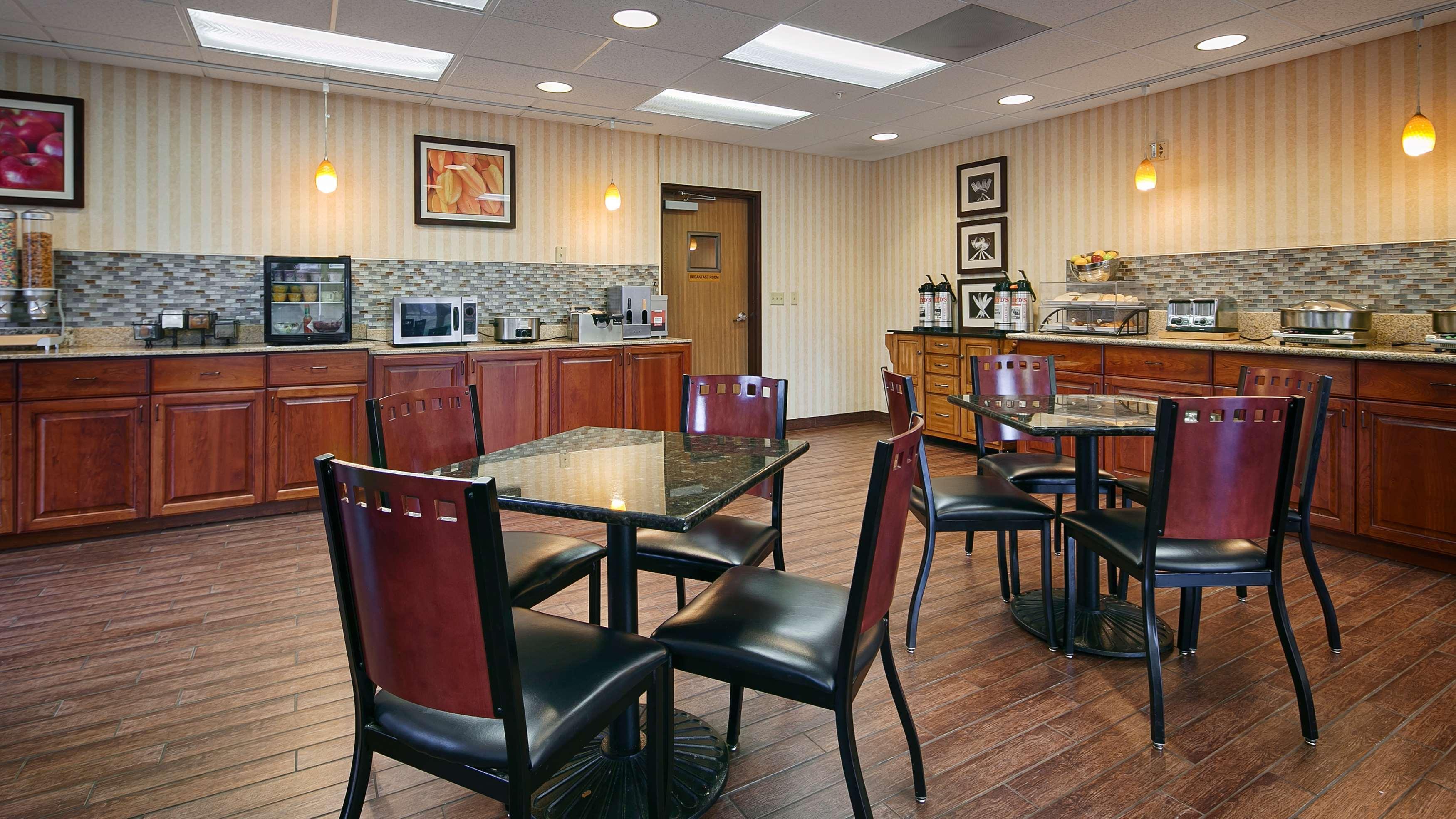 Best Western Plus Rama Inn & Suites 拉格兰德 外观 照片